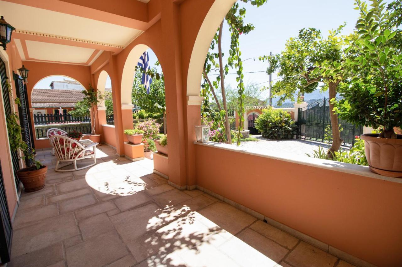 The Red Bougainvillea Apartments Kanálion Exterior foto