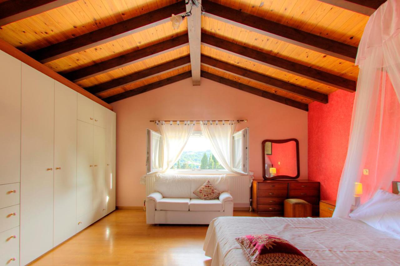 The Red Bougainvillea Apartments Kanálion Exterior foto